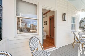 Terrace/patio - Newly Restored Charming 2-Bedroom Home with Ensuite's & Prime Location (Charleston)