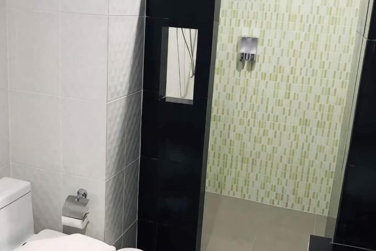Bathroom | Free toiletries