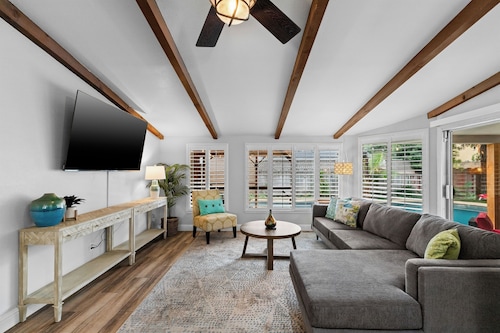 Large 4 Bedroom Home - Pool | Mini Golf | Fire-Pit