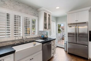 Fridge, microwave, oven, stovetop - Spanish Villa Style With Luxury Furniture & Yard! (Los Angeles)