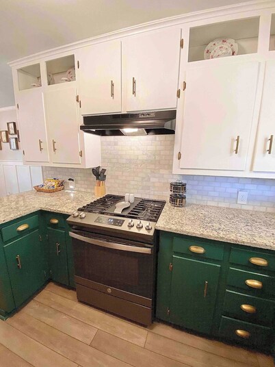 Charming Three Bedroom ~ 5 Mins to A&M ~ Quiet Neighborhood