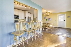 Dining - Shawano Lake House w/ Boat Dock, Kayaks, & Grill! (Cecil)