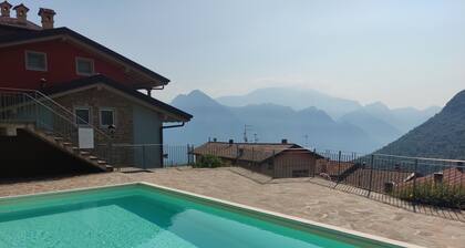 0901BG - Blondie House
