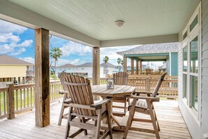 Outdoor dining - Two Adjacent Cabins, Sleeps 18 (Bolivar Peninsula)