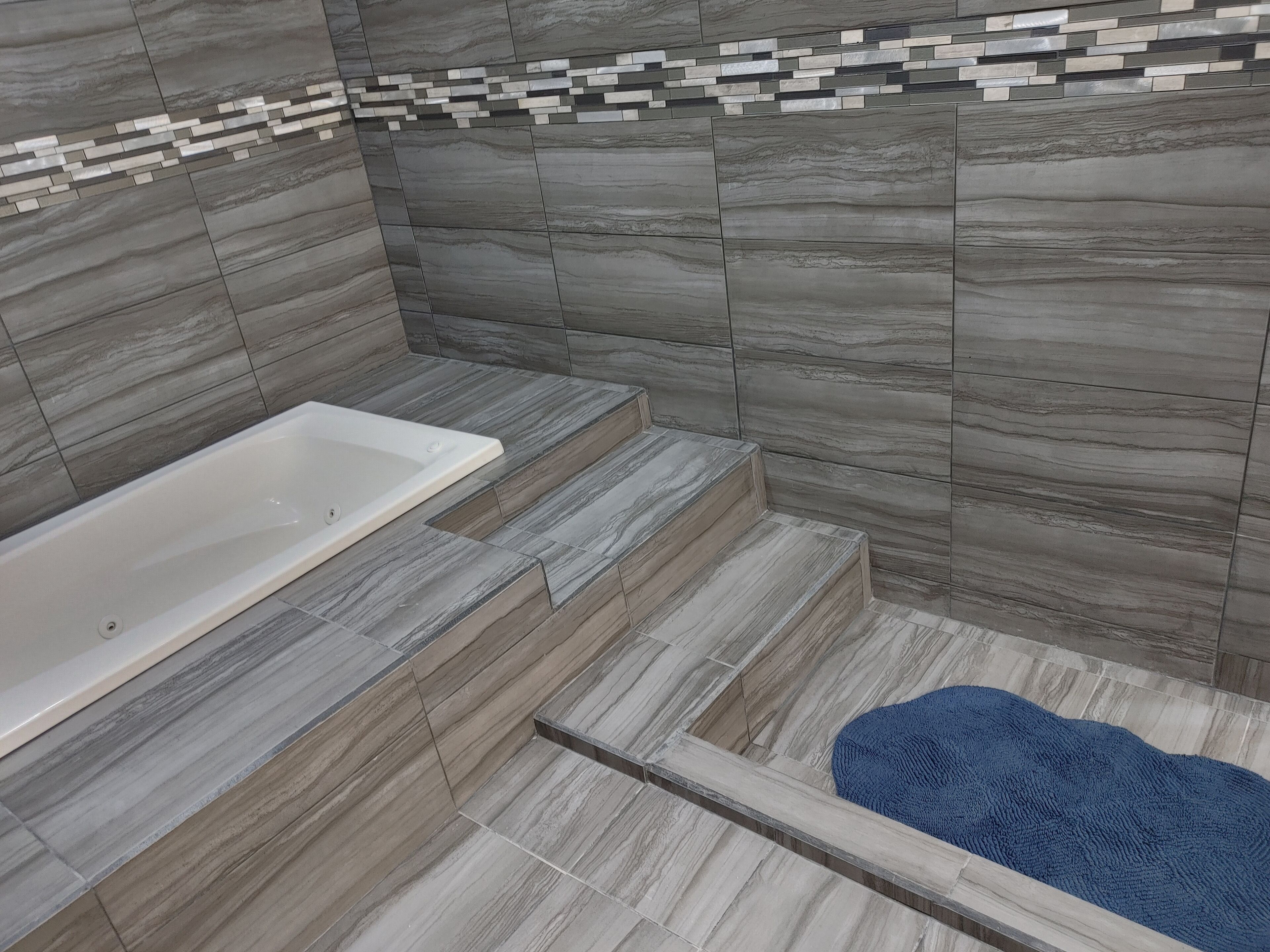 淋浴设施、按摩浴缸、毛巾、肥皂