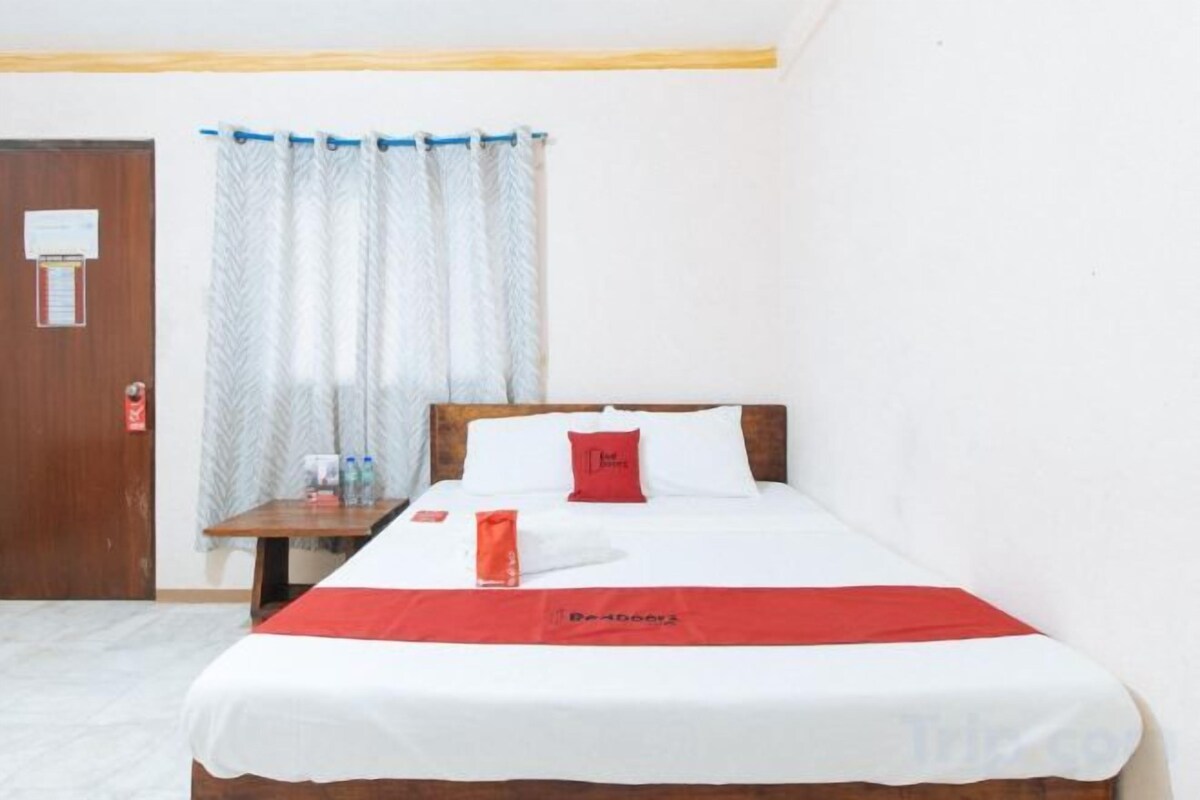 RedDoorz Standard Room