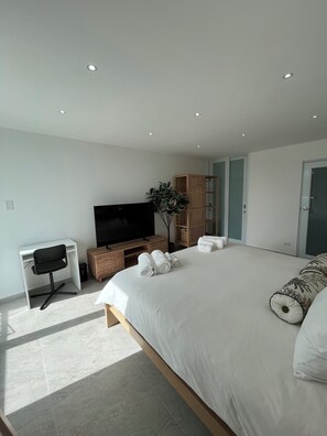 1 habitación, tabla de planchar con plancha, wifi gratis y ropa de cama