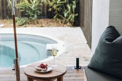 Rubus Pink, Berry - by Linnaeus Collection