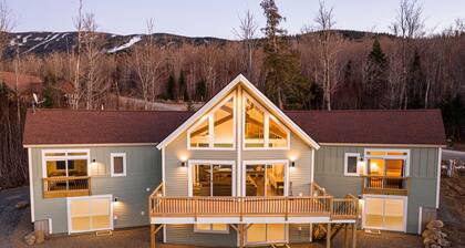 Magalloway 57 is the largest rental home on Saddleback Mountain - 6 bedrooms, 5.5 bathrooms!