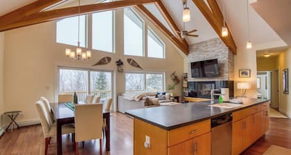 Magalloway 57 is the largest rental home on Saddleback Mountain - 6 bedrooms, 5.5 bathrooms!