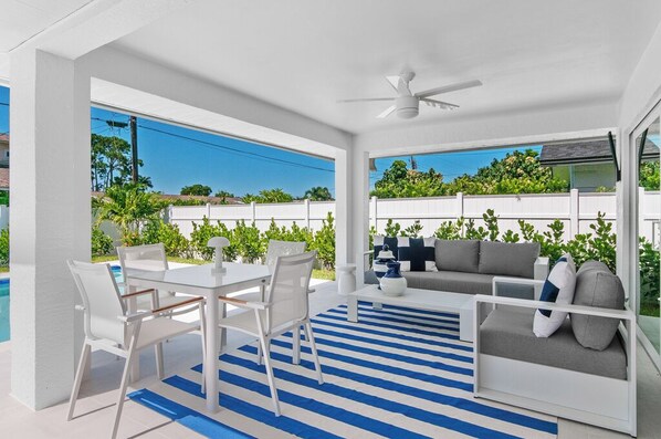 Outdoor dining