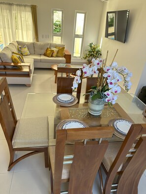 Luxury Villa, Sea View | In-room dining