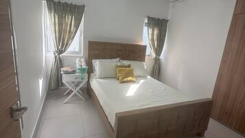 Memory foam -patjalliset sängyt, ilmainen Wi-Fi, vuodevaatteet