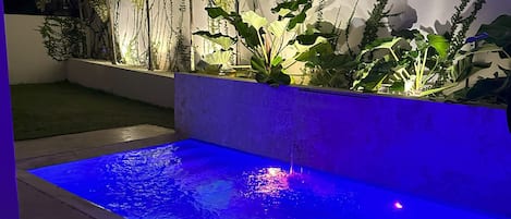 室外游泳池