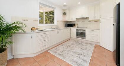 Adelaide Hills Luxury Cottage