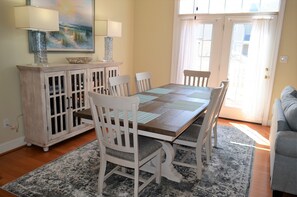 Dining - Surfside Suite - Walk to the Beach (Surfside Beach)