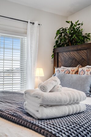 7 habitaciones, tabla de planchar con plancha y wifi gratis 