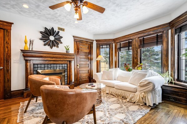 Smart-tv, pejs, bordfodbold