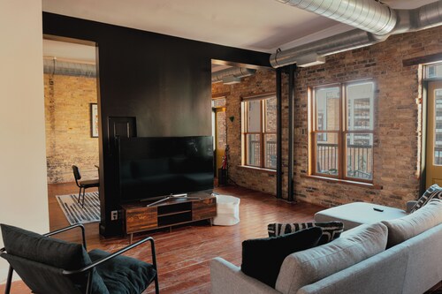 Large Condo in the heart of GR