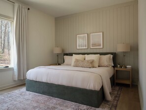 4 bedrooms, iron/ironing board, free WiFi, bed sheets