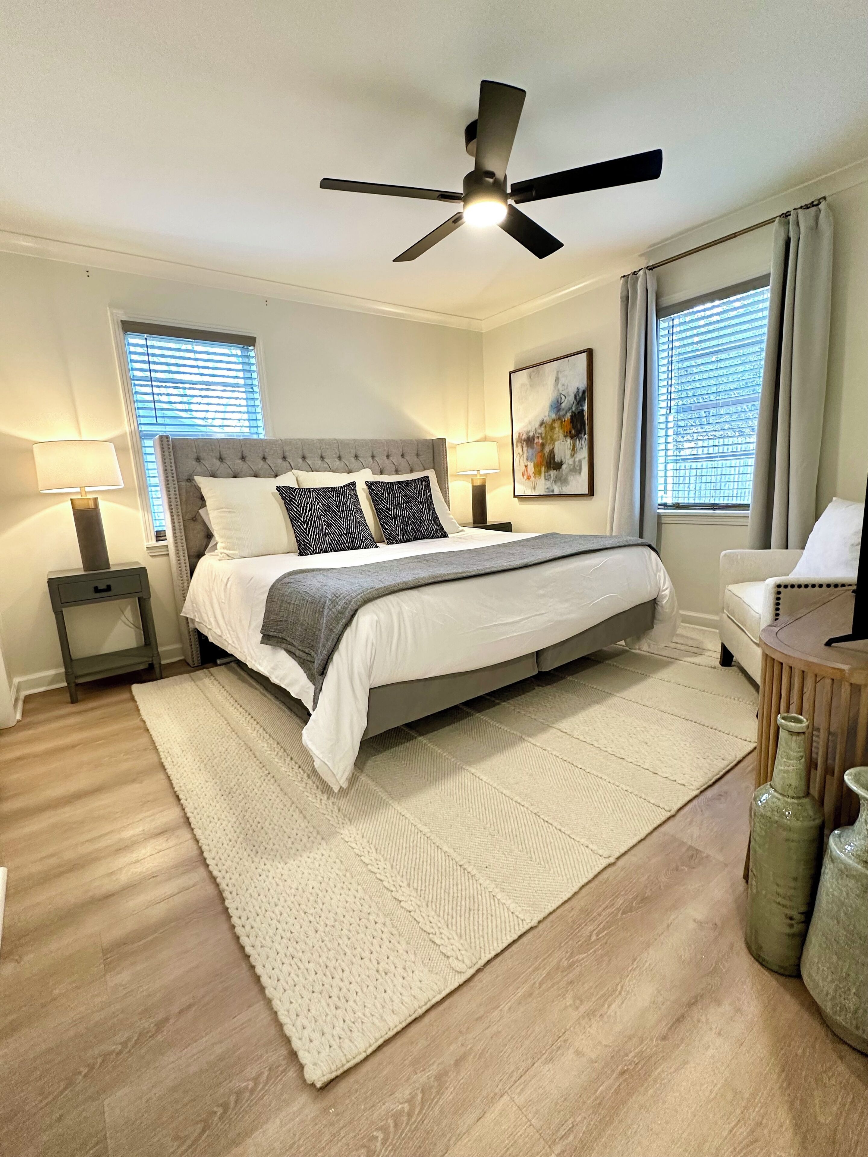 3 bedrooms, iron/ironing board, WiFi, bed sheets