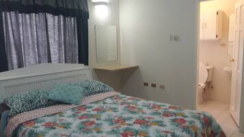 3 chambres, fer et planche à repasser, Wi-Fi, draps fournis