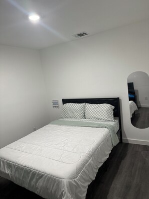 3 bedrooms, WiFi, bed sheets