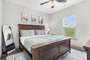 4 chambres, fer et planche à repasser, Wi-Fi gratuit, draps fournis