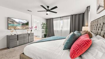 5 bedrooms, iron/ironing board, WiFi, bed sheets