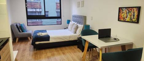 1 Schlafzimmer, Schreibtisch, Bügeleisen/Bügelbrett, kostenloses WLAN