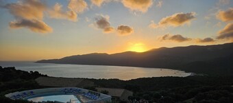 Mini Caseddu T2, Alba Rossa with swimming pool & sea view