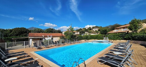T2 Dolce & Vita C5 sea and pool view