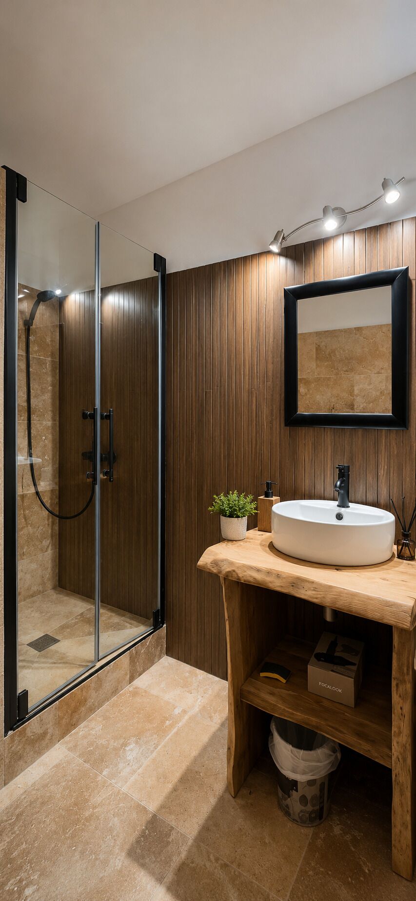 Douche, sèche-cheveux, serviettes fournies
