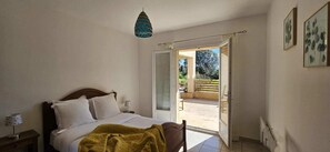 1 sovrum, strykjärn/strykbräda, gratis wi-fi och sängkläder