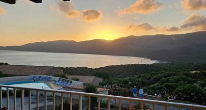 T2 apartment with swimming pool on the doorstep of Cupabia beach