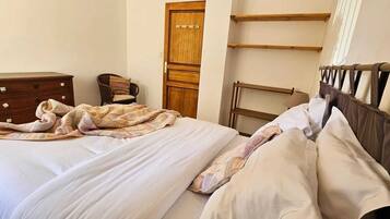 2 bedrooms, free WiFi, bed sheets