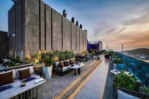 Outdoor dining - 3-bedroom Oasky Vung Tau with Partial Ocean View (Vung Tau)
