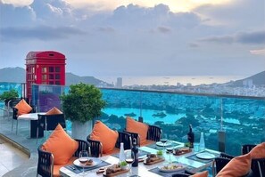 Outdoor dining - 3-bedroom Oasky Vung Tau with Partial Ocean View (Vung Tau)