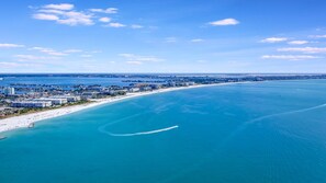 Liegestühle, Strandtücher