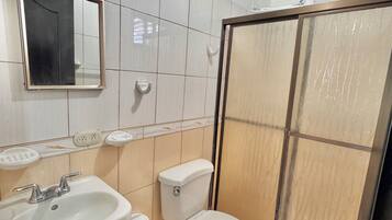 Toallas, jabón, papel de baño