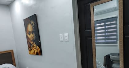 Tranquility Hotel Suite RC, walking distance to the QPS, Ariapita Ave, & EV Zoo,