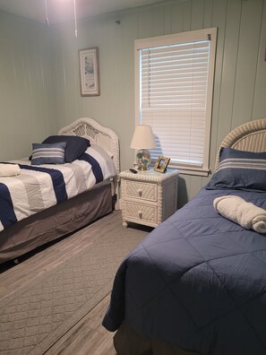 2 bedrooms, iron/ironing board, WiFi, bed sheets