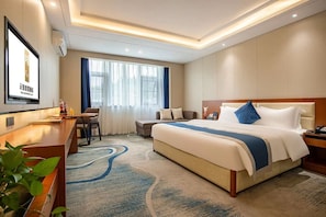 Superior Single Room, Mountain View | Desk, laptop workspace, free WiFi - Tianjiao Holiday Hotel (Anshun)
