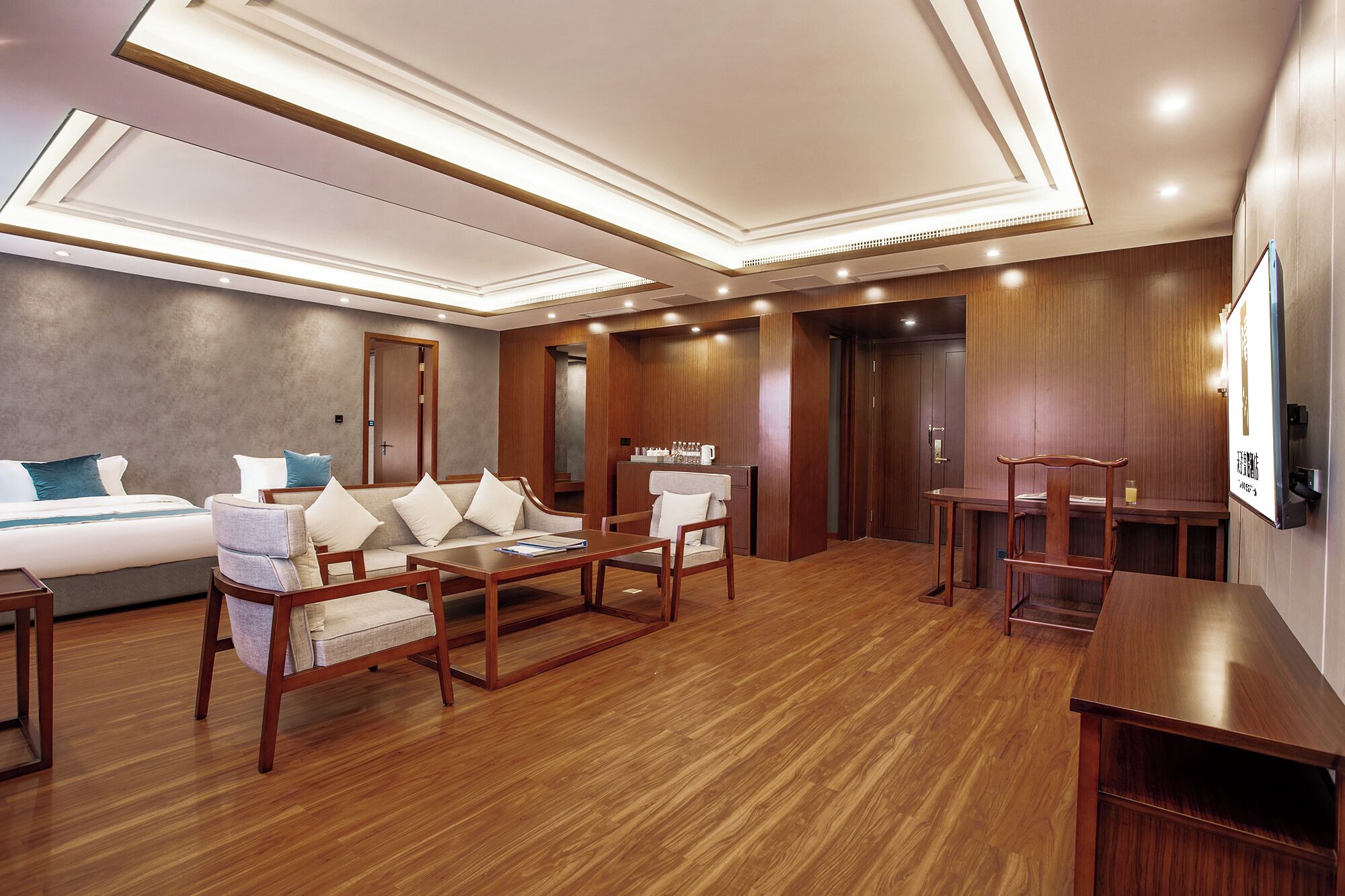 Phòng Suite Executive, quang cảnh núi | Bàn, khu vực làm việc phù hợp cho laptop 