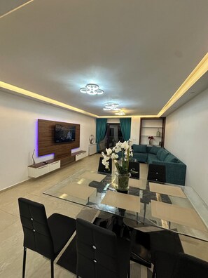 Interior - T4 - Breathtaking view of the sea and Santa Cruz - 2-minute walk from the Akid (Oran)