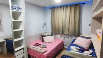 2 quartos, escrivaninha, Wi-Fi de cortesia, roupa de cama