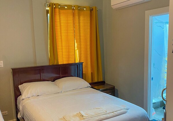 Standard Double Room | Blackout drapes, iron/ironing board, free WiFi - Barana Hotel (Dangriga)