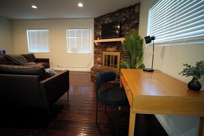 Interior - Beautiful & Centrally Located close to everything 3- bedroom home, AC, WiFi (Baldwin Park)