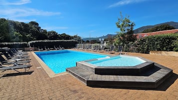 Piscine extérieure, piscine chauffée