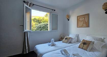 T2 Dolce & Vita C4 sea and pool view